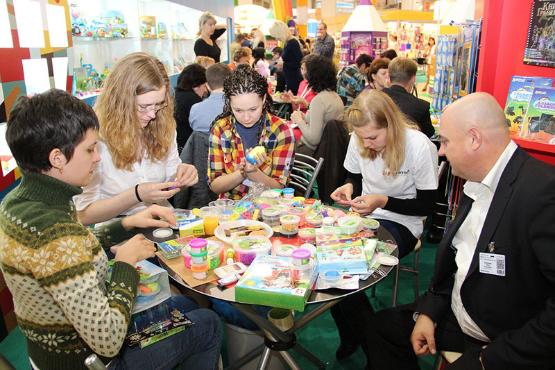 Supplementary Education Day at Mir Detstva exhibition