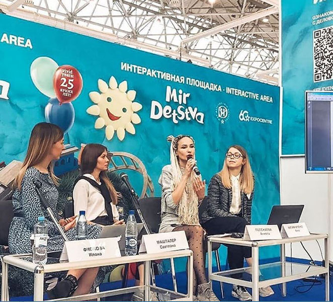 Блогеры и бренды за одним столом на форуме CJF Blogger Day