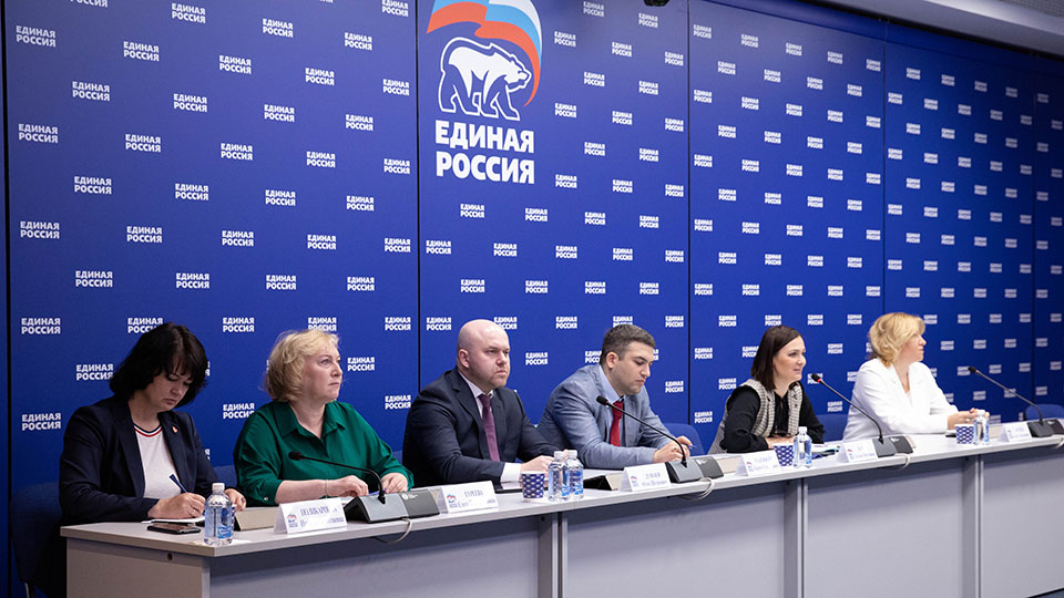 Совещание по вопросам обеспечения безопасности детей на дорогах состоится под эгидой Комитета Государственной Думы ФС РФ по вопросам семьи, женщин и детей на площадке выставки «Мир детства» в сентябре